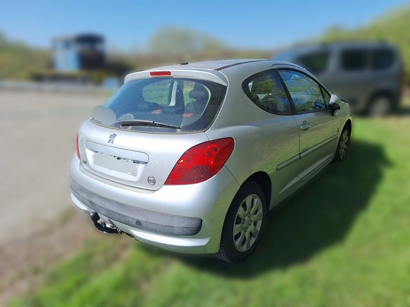 Peugeot 207 1.6 HDi Série 64 2009 – снимка 5