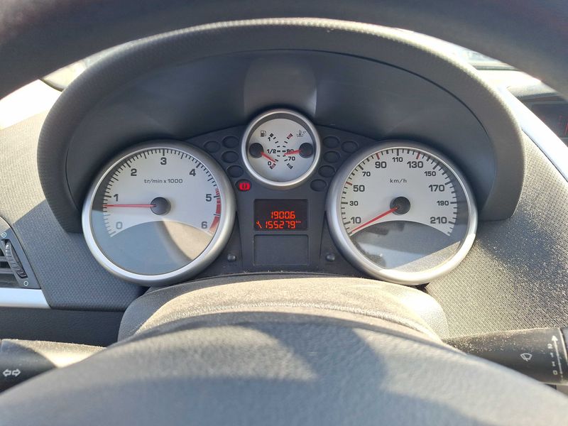Peugeot 207 1.6 HDi Série 64 2009 – снимка 12