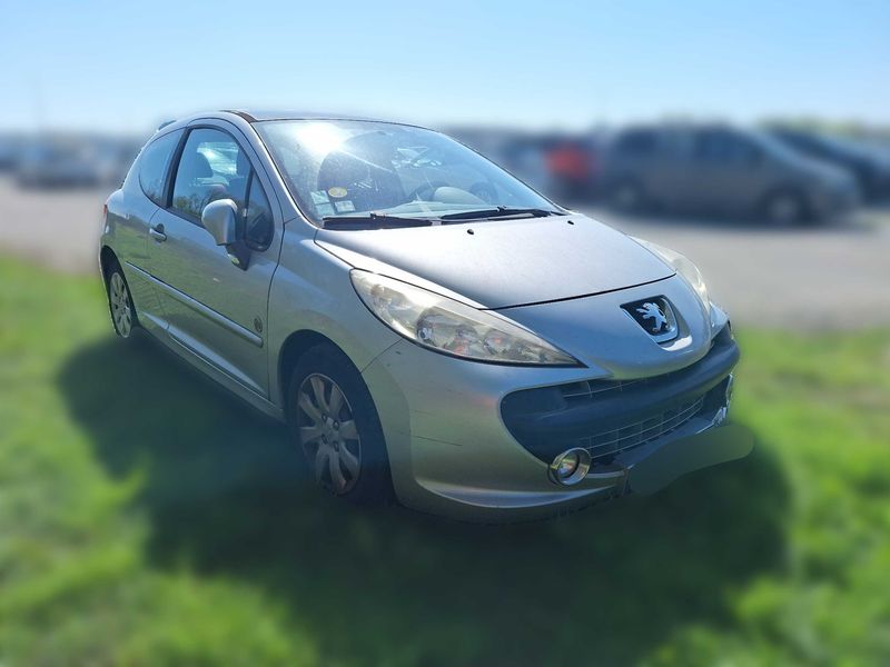 Peugeot 207 1.6 HDi Série 64 2009 – снимка 6