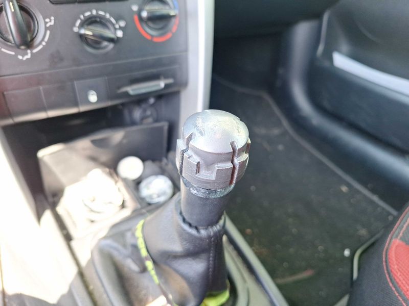 Peugeot 207 1.6 HDi Série 64 2009 – снимка 55