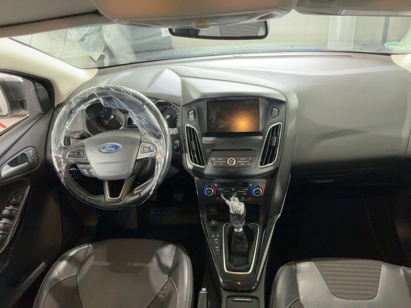 Ford Focus 1.5 TDCi Titanium 2015 – снимка 18
