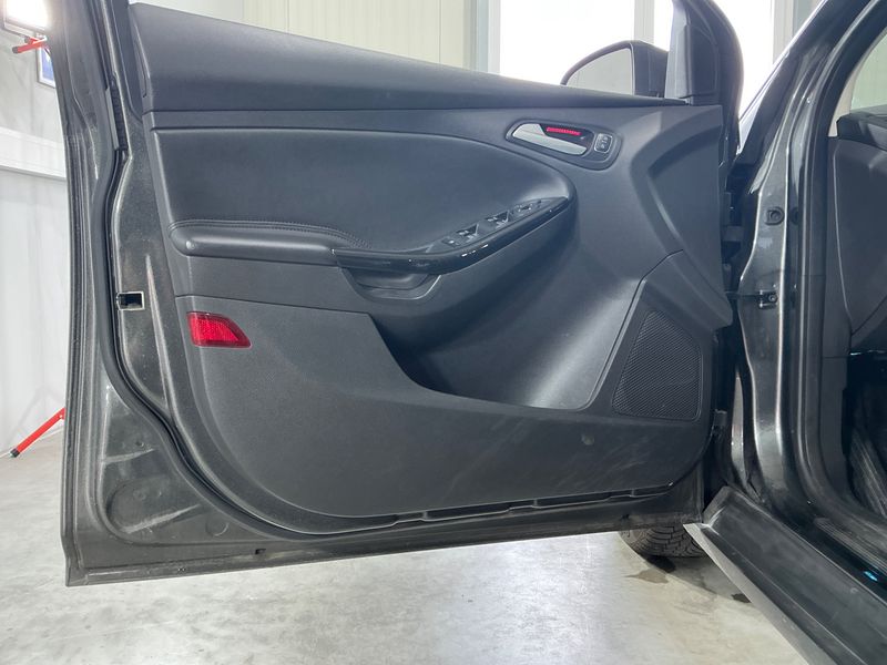 Ford Focus 1.5 TDCi Titanium 2015 – снимка 33