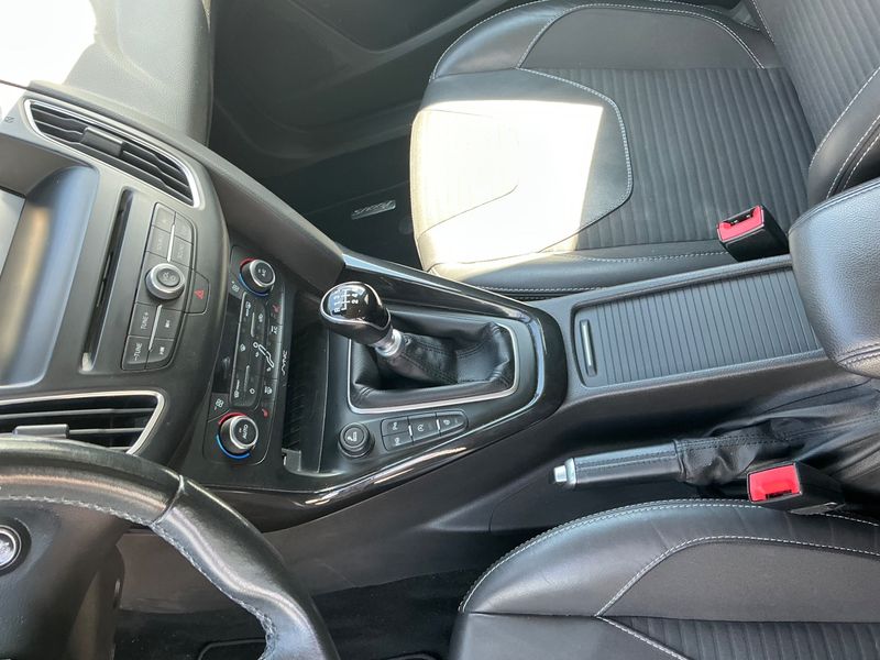 Ford Focus 1.5 TDCi Titanium 2015 – снимка 37