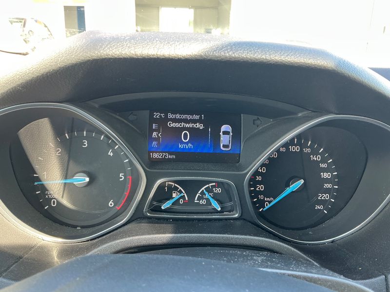 Ford Focus 1.5 TDCi Titanium 2015 – снимка 19