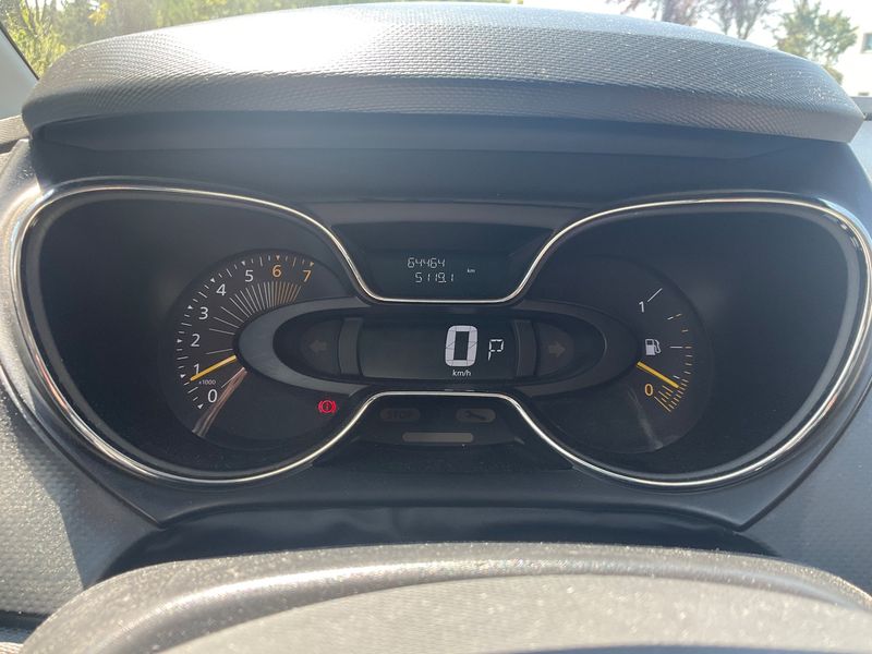 Renault Captur 1.2 TCe Zen 2015 – снимка 18