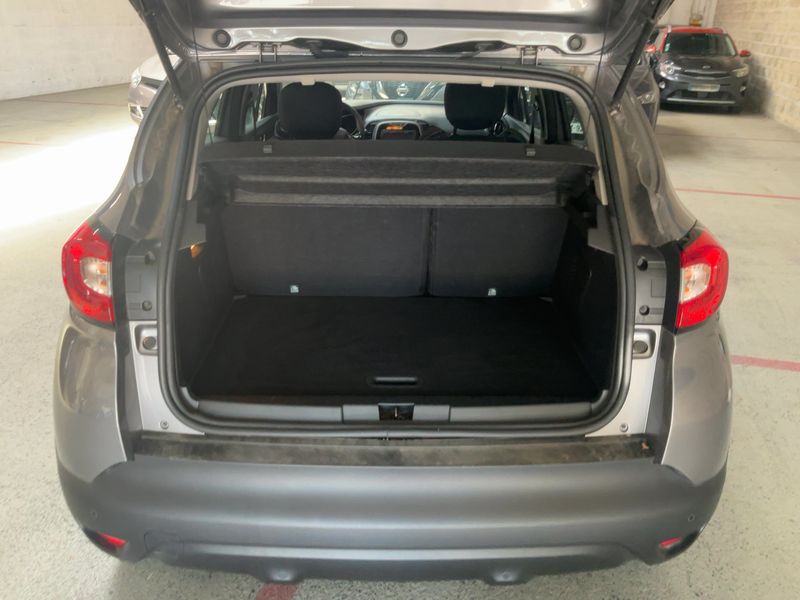 Renault Captur 1.2 TCe Zen 2015 – снимка 15