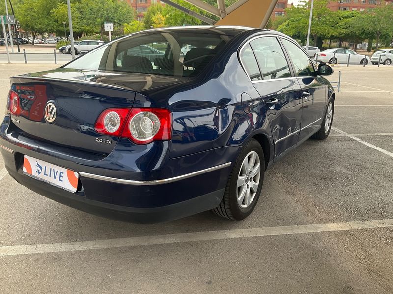 Volkswagen Passat 2.0 TDI Sportline 2005 – снимка 2