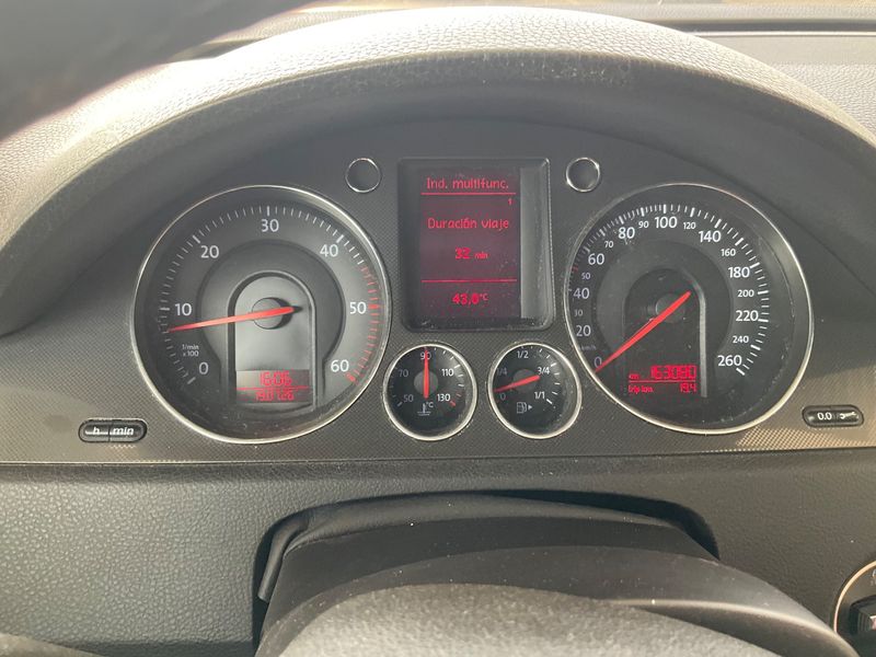 Volkswagen Passat 2.0 TDI Sportline 2005 – снимка 4