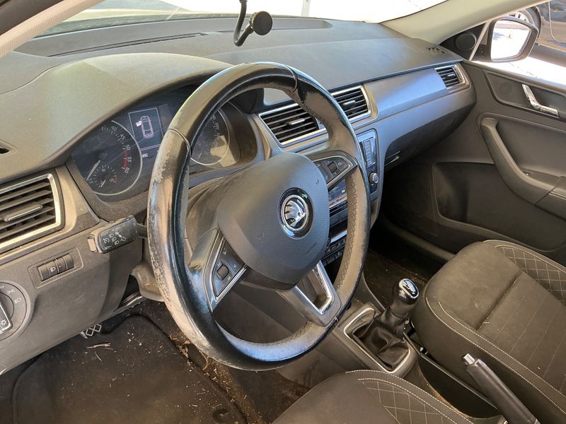 Skoda Rapid Spaceback 1.4 TDI Style 2016 – снимка 35