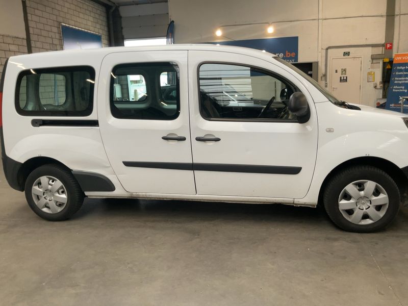 Renault Kangoo 1.5 BLUE dCi Rapid Maxi Extra 2020 – снимка 10