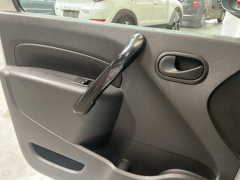 Renault Kangoo 1.5 BLUE dCi Rapid Maxi Extra 2020 – снимка 36