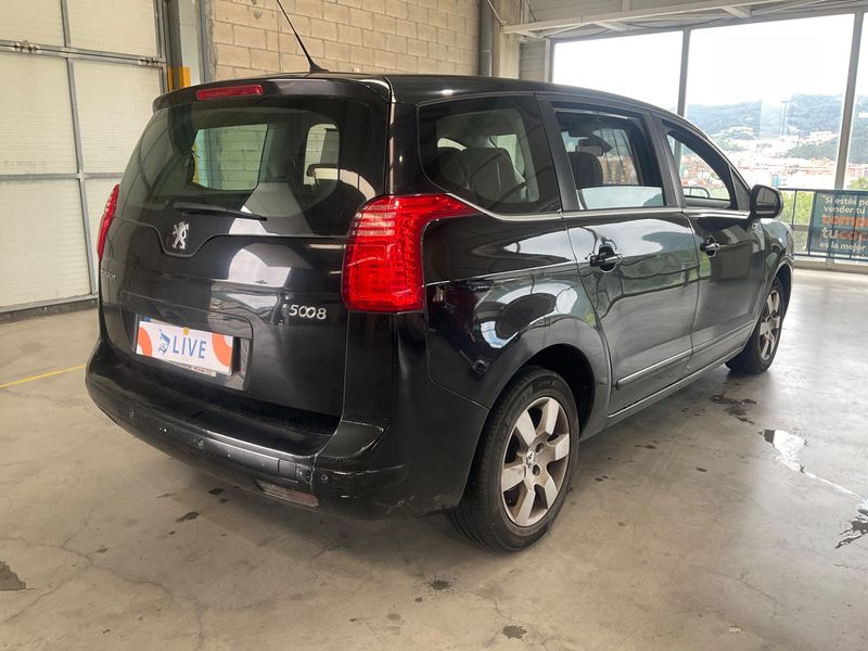 Peugeot 5008 1.6 HDi Active 2012 – снимка 2