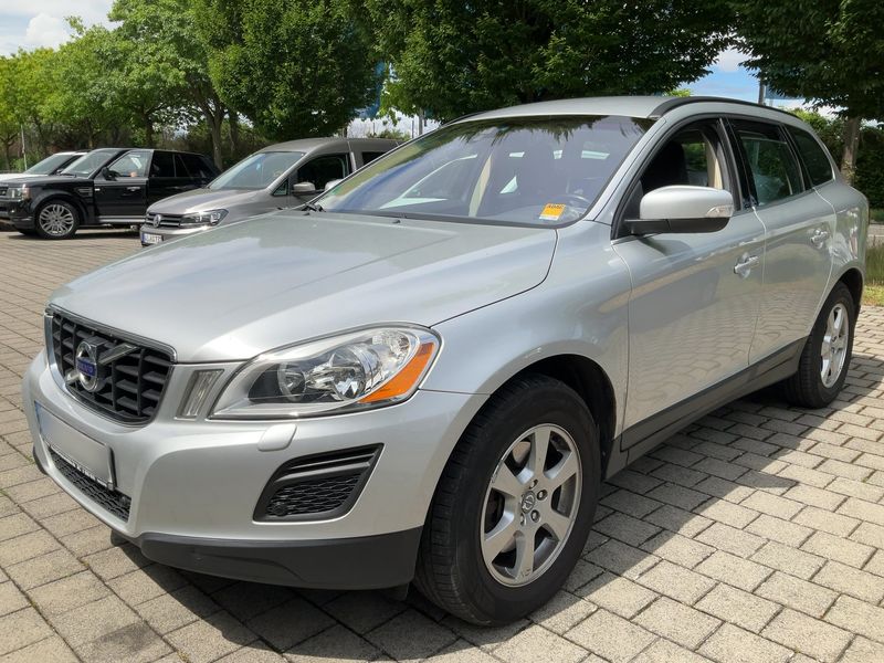 Volvo XC60 2.4 D5 Momentum AWD 2011 – снимка 1