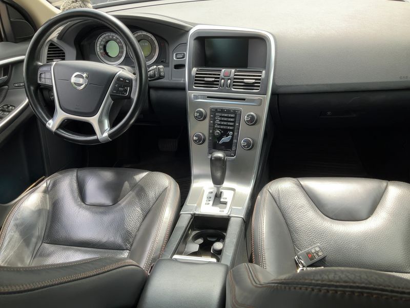 Volvo XC60 2.4 D5 Momentum AWD 2011 – снимка 18