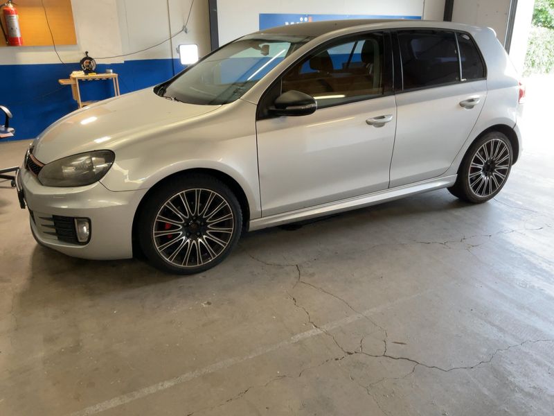 Volkswagen Golf VI 1.2 TSI Highline BlueMotion Tech 2011 – снимка 2