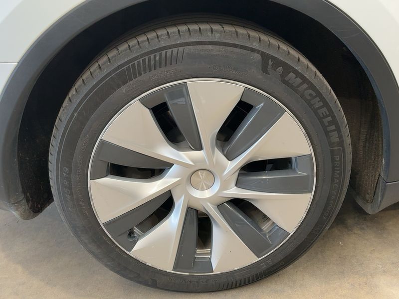 Tesla Model Y Standard Range 2022 – снимка 9