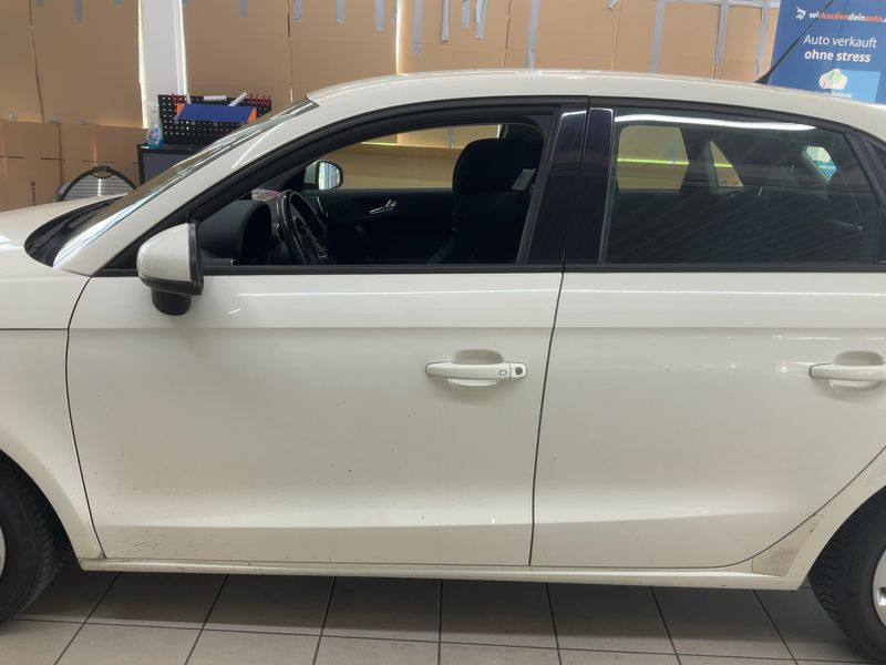 Audi A1 Sportback 1.2 TFSI Attraction 2012 – снимка 4