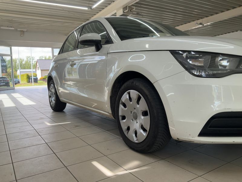 Audi A1 Sportback 1.2 TFSI Attraction 2012 – снимка 12