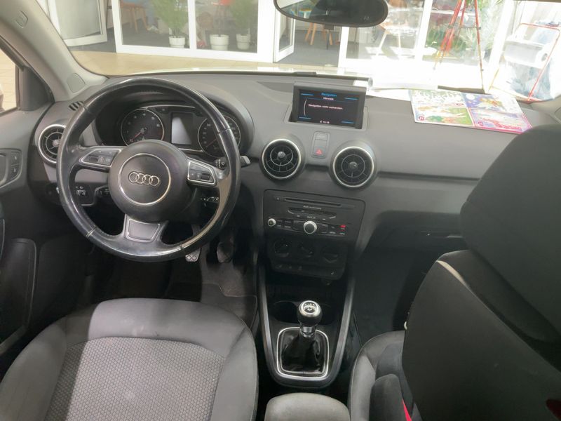 Audi A1 Sportback 1.2 TFSI Attraction 2012 – снимка 17