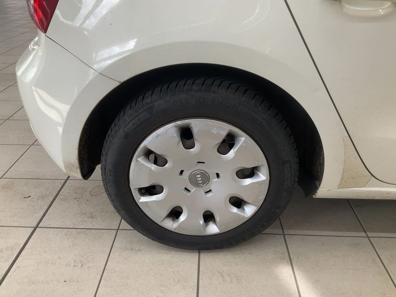 Audi A1 Sportback 1.2 TFSI Attraction 2012 – снимка 9