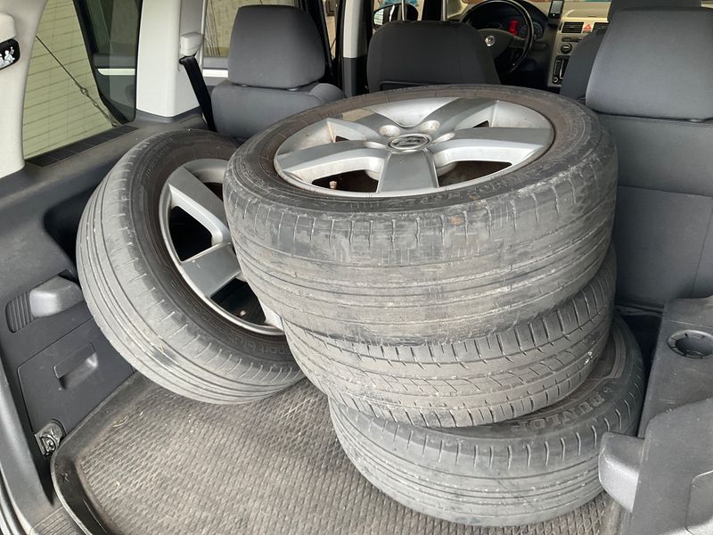 Volkswagen Touran 2.0 TDI Highline 2010 – снимка 21