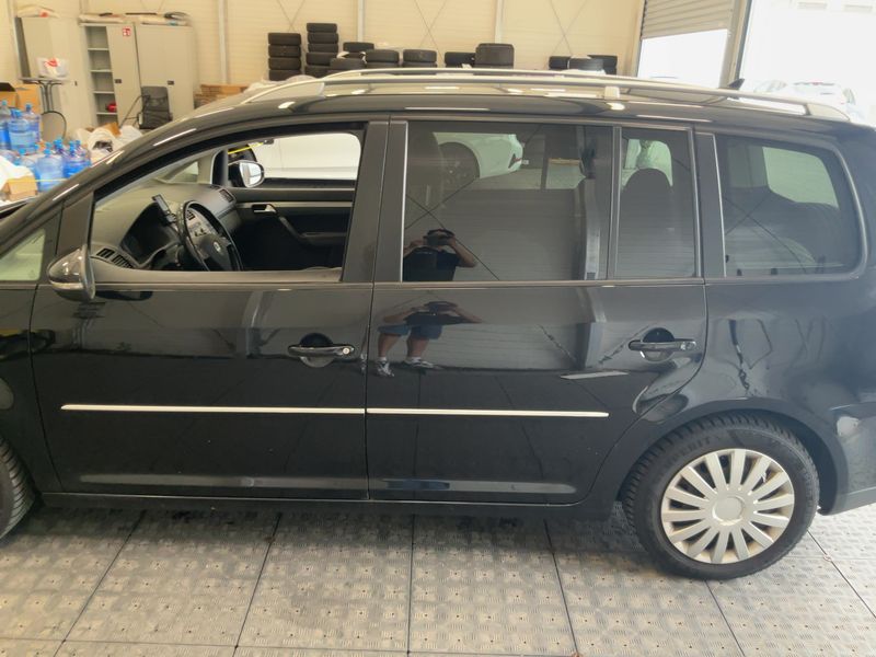 Volkswagen Touran 2.0 TDI Highline 2010 – снимка 4
