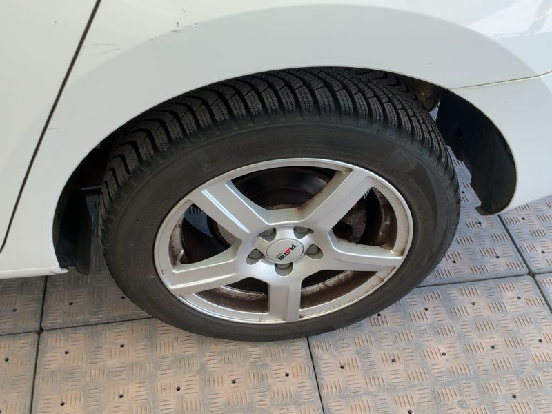 Skoda Rapid Spaceback 1.2 TSI Ambition 2015 – снимка 5