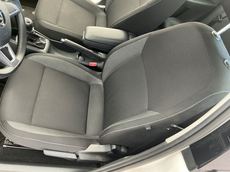 Skoda Rapid Spaceback 1.2 TSI Ambition 2015 – снимка 28