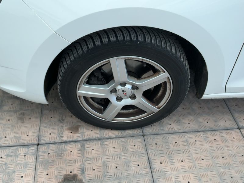 Skoda Rapid Spaceback 1.2 TSI Ambition 2015 – снимка 3