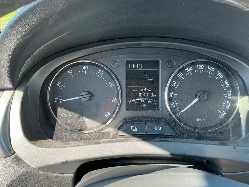 Skoda Rapid Spaceback 1.2 TSI Ambition 2015 – снимка 18