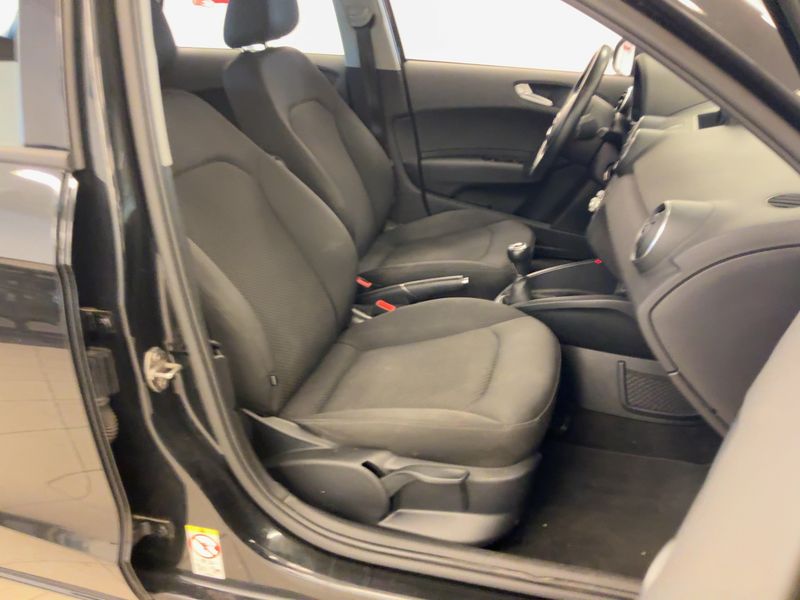 Audi A1 Sportback 1.0 TFSI 2017 – снимка 16