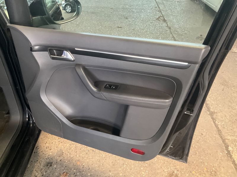 Volkswagen Touran 1.4 TSI Highline 2013 – снимка 30