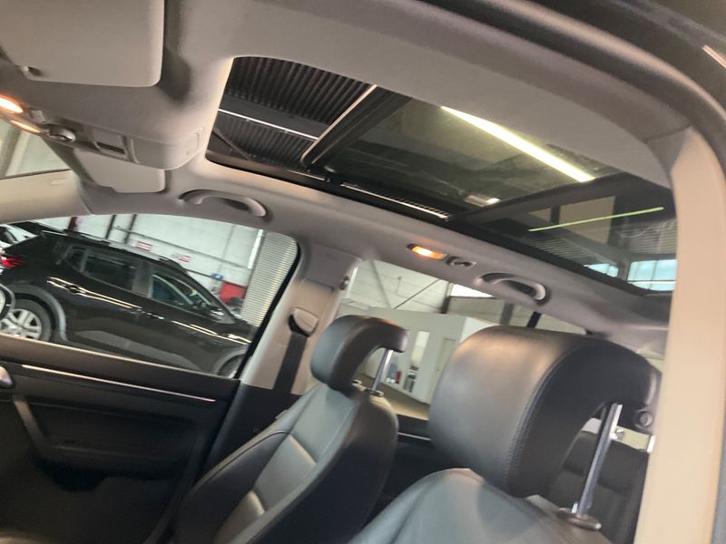Volkswagen Touran 1.4 TSI Highline 2013 – снимка 33