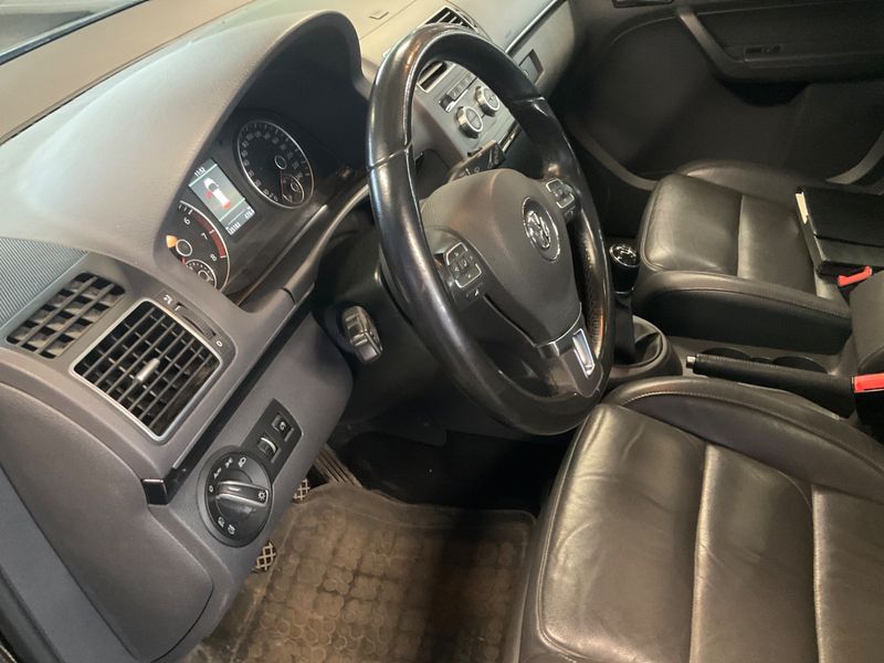 Volkswagen Touran 1.4 TSI Highline 2013 – снимка 27