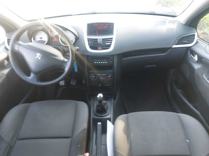 Peugeot 207 1.4 HDi Style 2009 – снимка 11