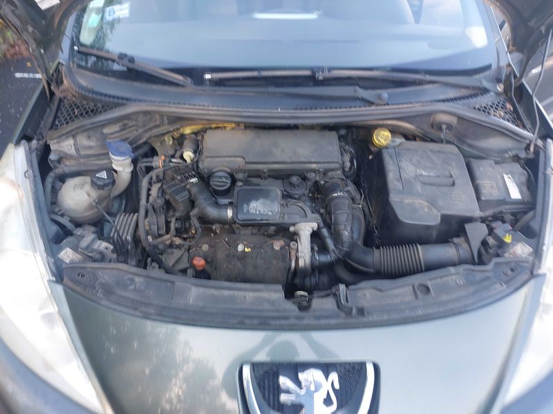 Peugeot 207 1.4 HDi Style 2009 – снимка 8