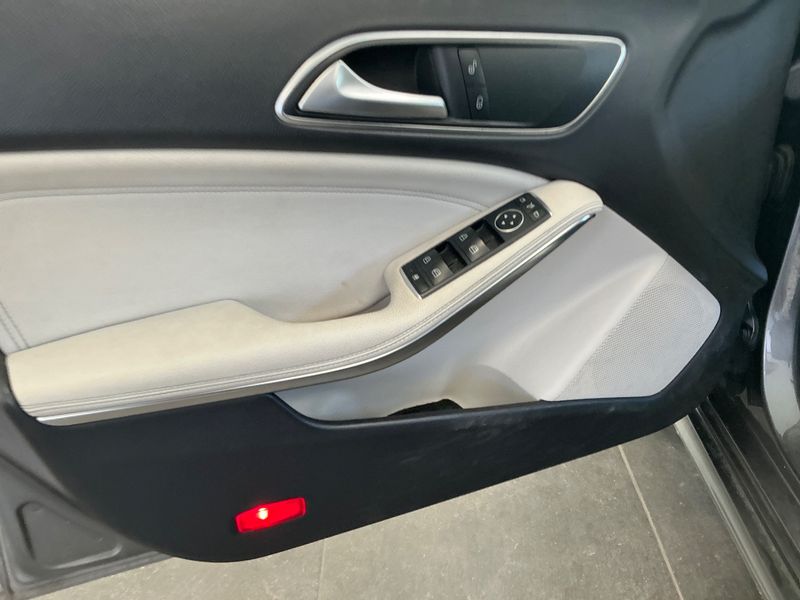 Mercedes-Benz CLA-Klasse CLA 200 Shooting Brake Urban 2018 – снимка 26