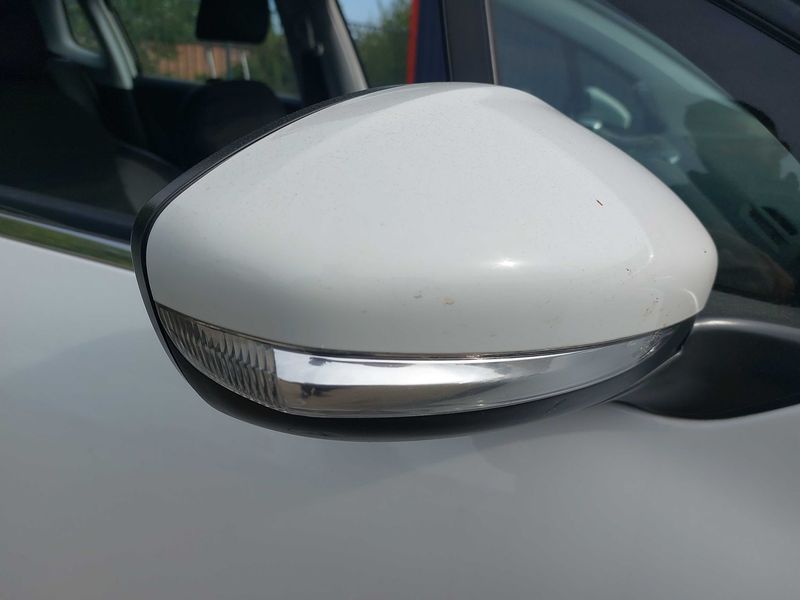 Peugeot 2008 1.2 PureTech Allure 2017 – снимка 25