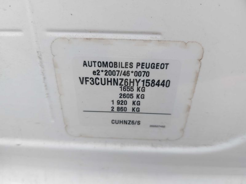 Peugeot 2008 1.2 PureTech Allure 2017 – снимка 21