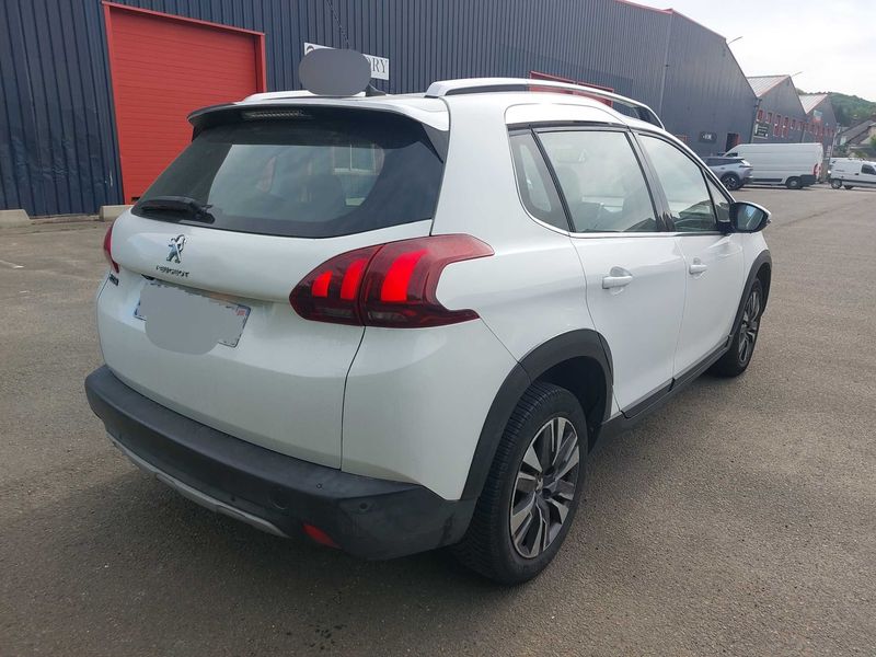 Peugeot 2008 1.2 PureTech Allure 2017 – снимка 5