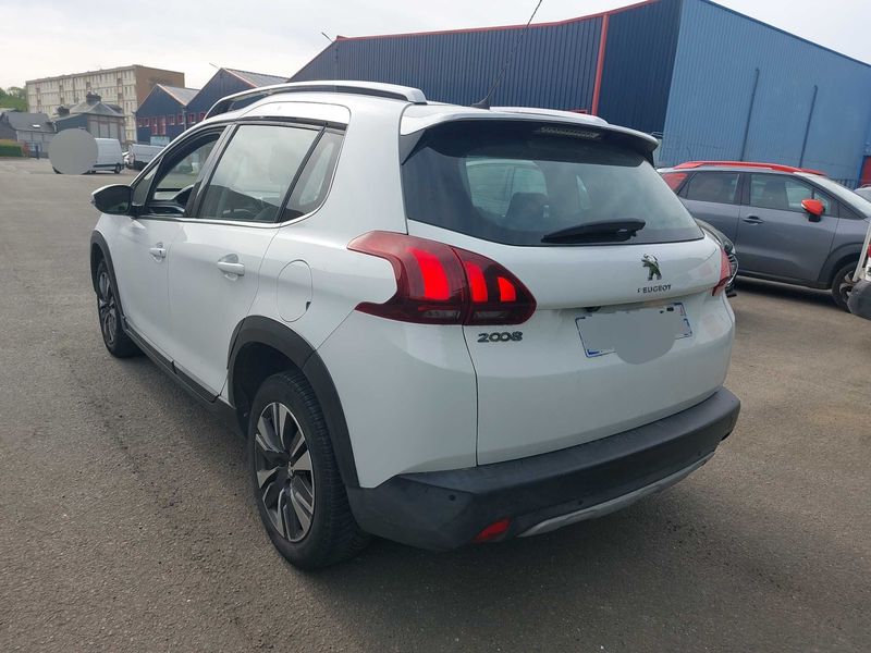 Peugeot 2008 1.2 PureTech Allure 2017 – снимка 3