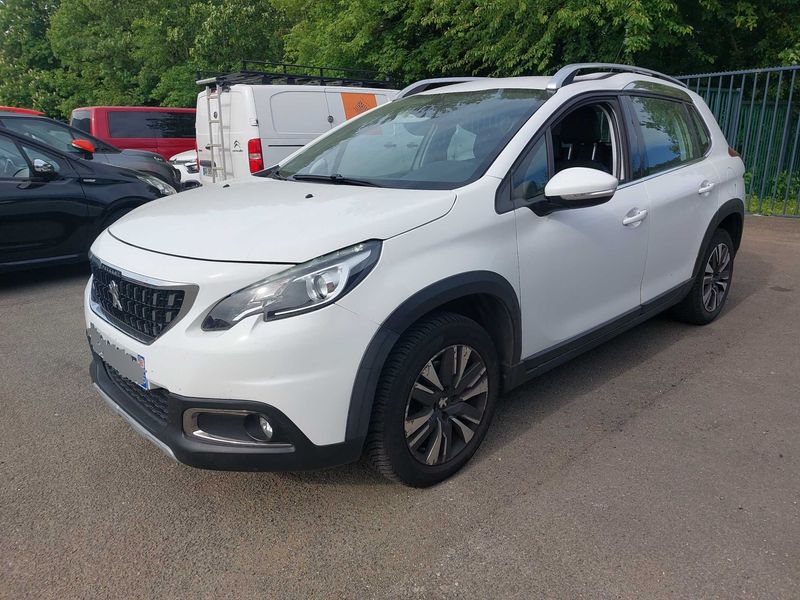 Peugeot 2008 1.2 PureTech Allure 2017 – снимка 2