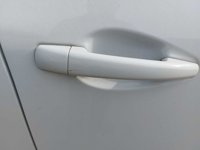 Peugeot 2008 1.2 PureTech Allure 2017 – снимка 24