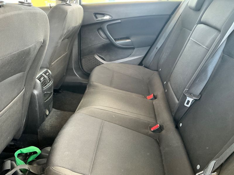 Opel Insignia 2.0 CDTI Edition 2010 – снимка на щета