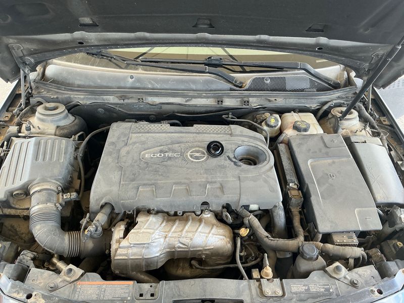 Opel Insignia 2.0 CDTI Edition 2010 – снимка на щета