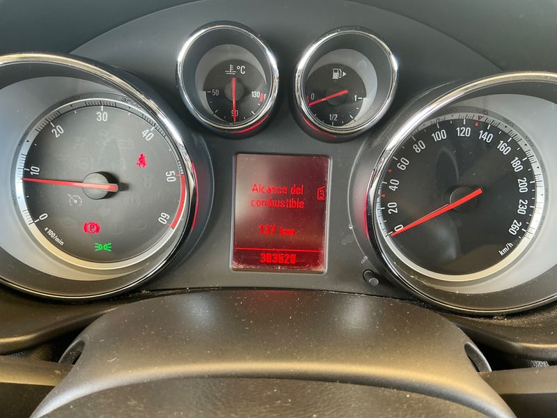 Opel Insignia 2.0 CDTI Edition 2010 – снимка 4