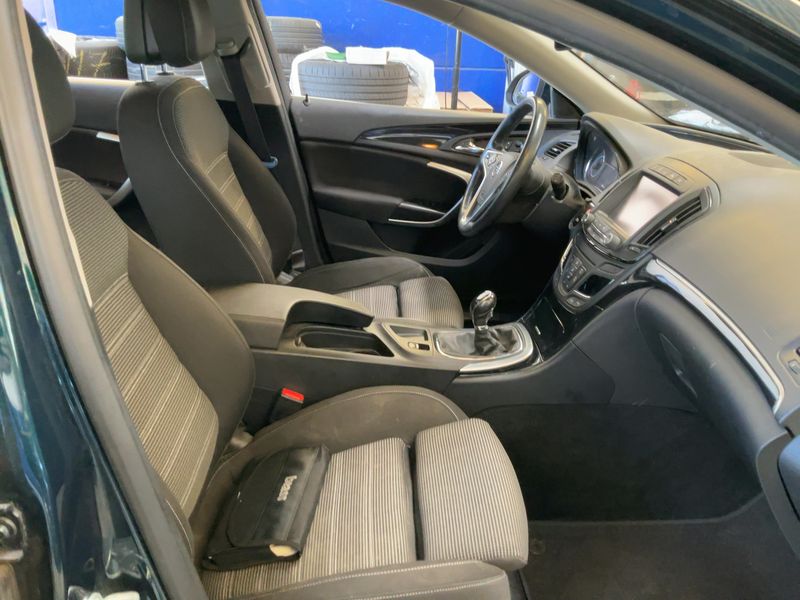 Opel Insignia Sports Tourer 2.0 CDTI Innovation 2015 – снимка 16