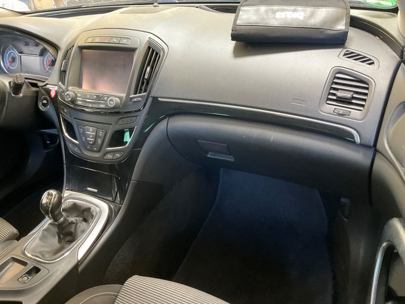 Opel Insignia Sports Tourer 2.0 CDTI Innovation 2015 – снимка 34