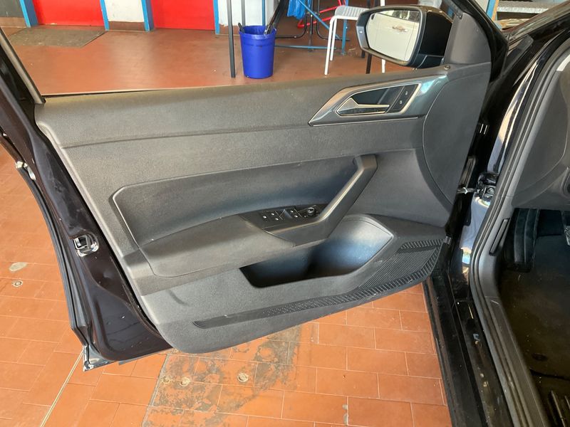 Volkswagen Polo 1.0 TSI Highline 2021 – снимка 31