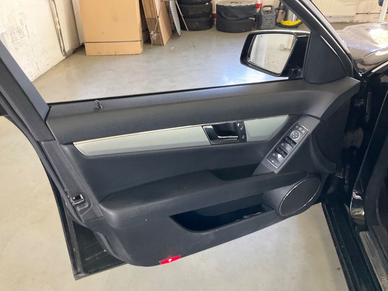 Mercedes-Benz C-Klasse C 180 Kompressor T BlueEfficiency Avantgarde 2009 – снимка 31